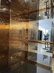 أسانسير زجاجي خارجي بالكامل